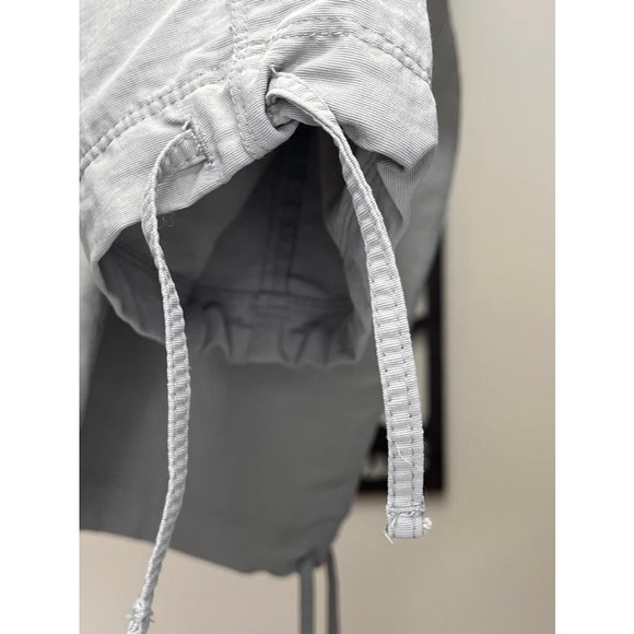 North Face Women 6 Mid Rise Khaki Athletic Casual Cropped Capri Pants - Picture 5 of 10